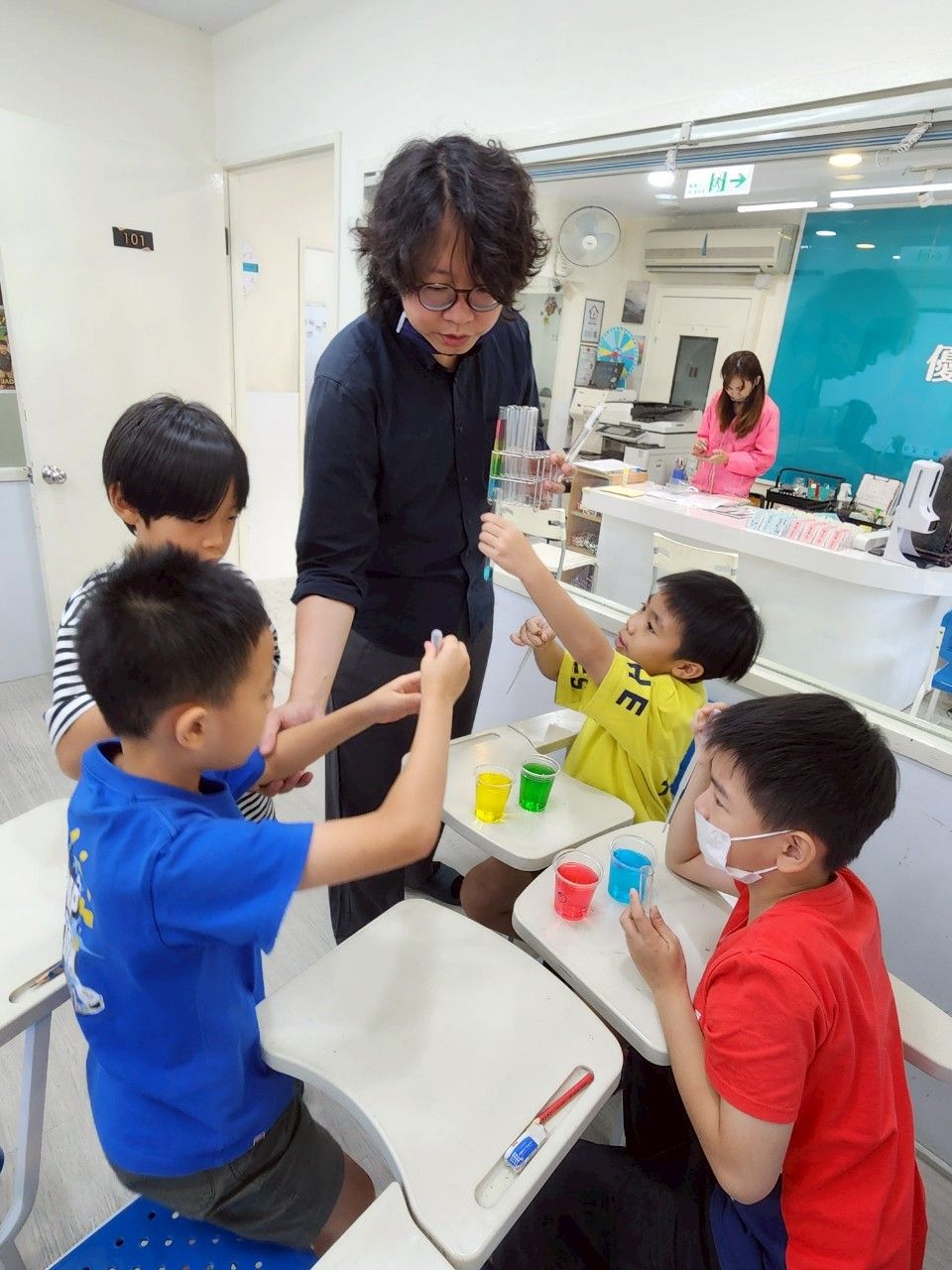 彩虹漸層科學實驗