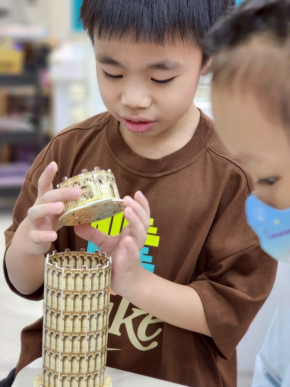 建造比薩斜塔模型