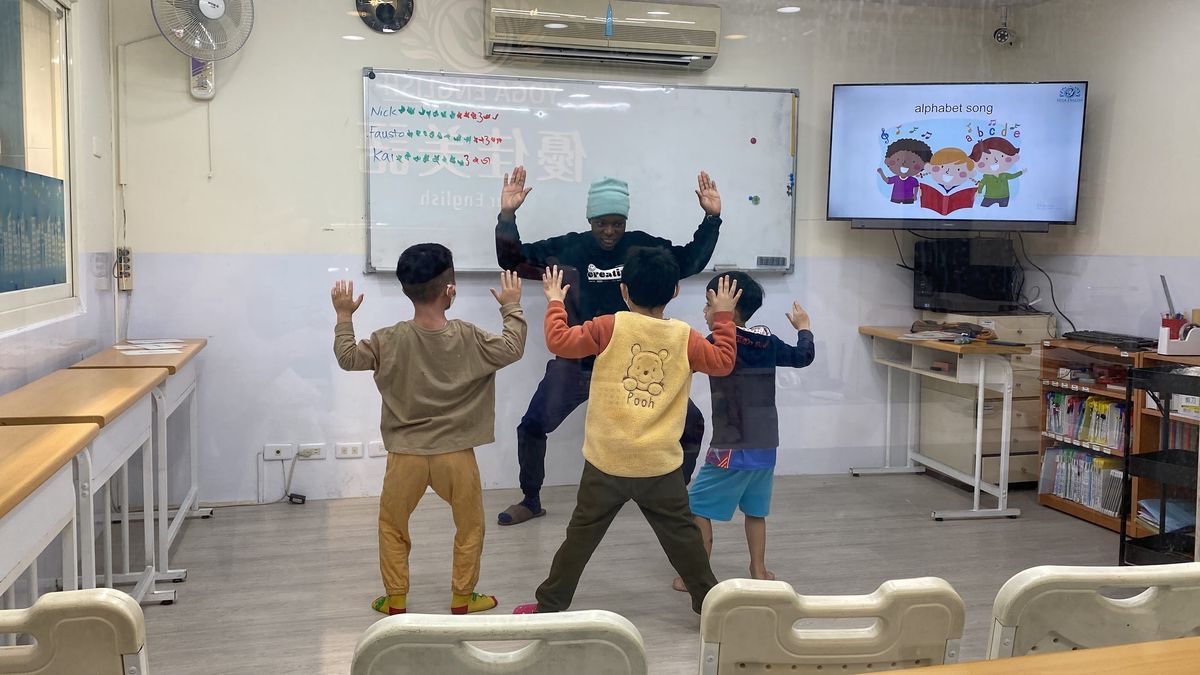 Show & Tell 上台展現｜優珈菁英美語英檢輔導訓練